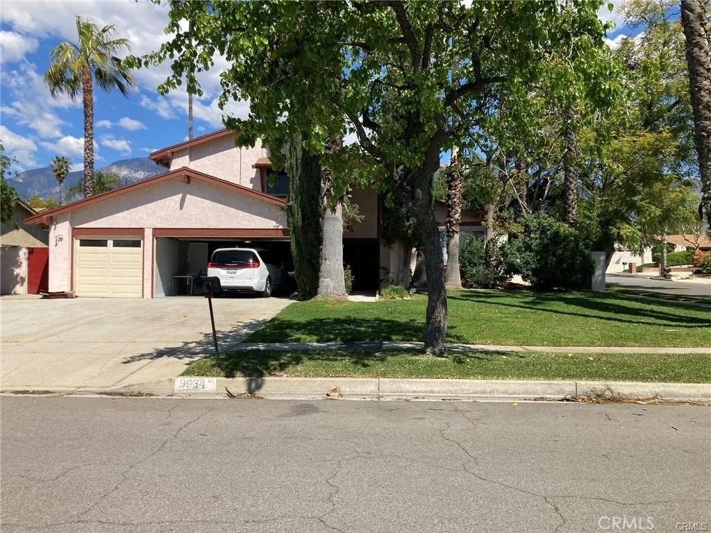 Photo of 9934 La Vine St, Rancho Cucamonga, CA 91701 (MLS # CV26095210)