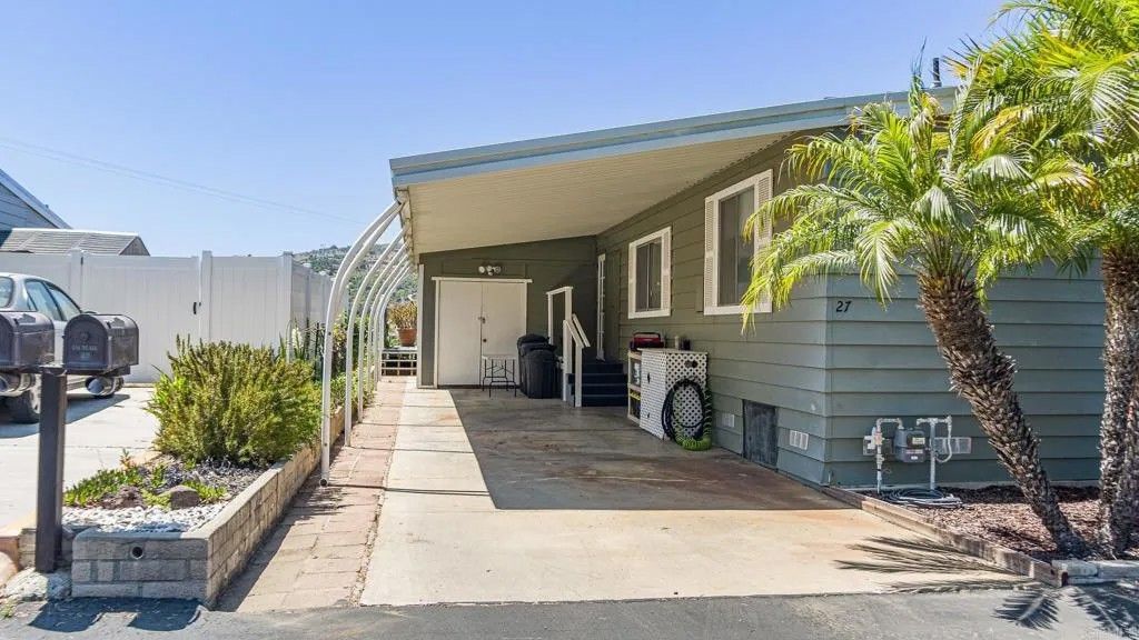 Photo of 4650 Dulin Road #27, Fallbrook, CA 92028 (MLS # NDP2600958)