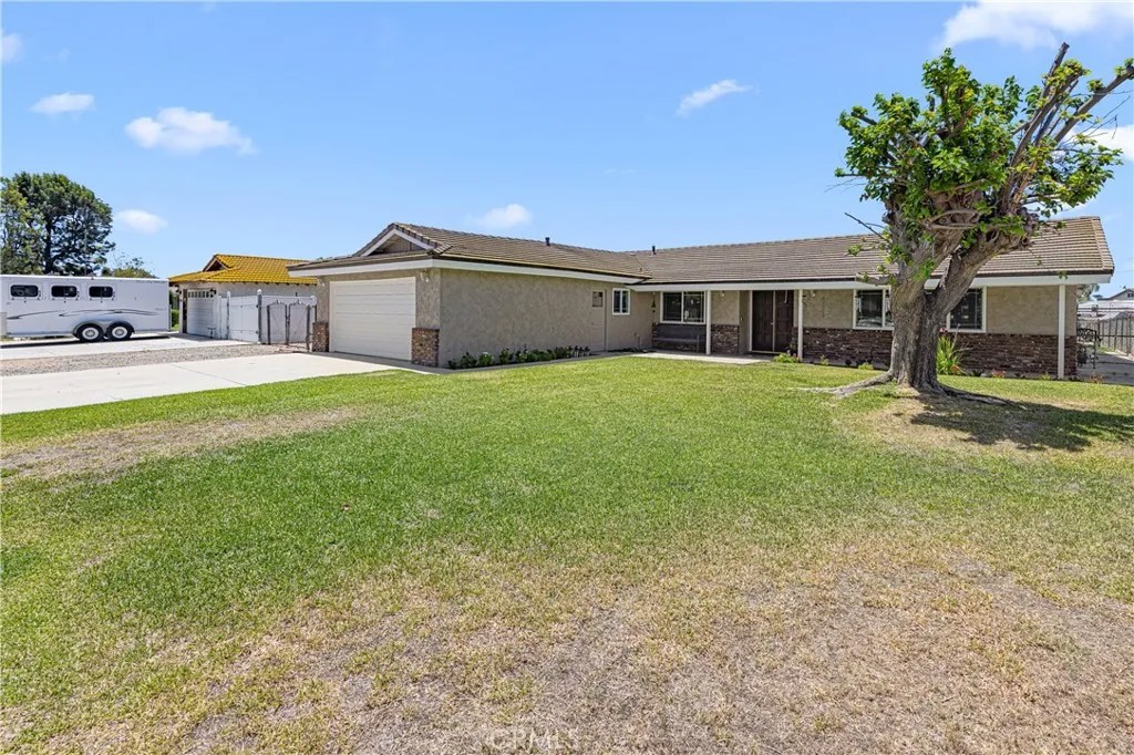 2670 Vine
