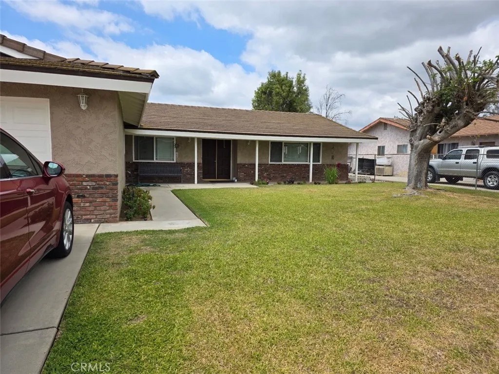 2670 Vine