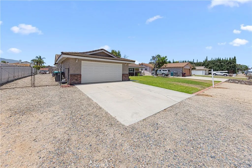 2670 Vine
