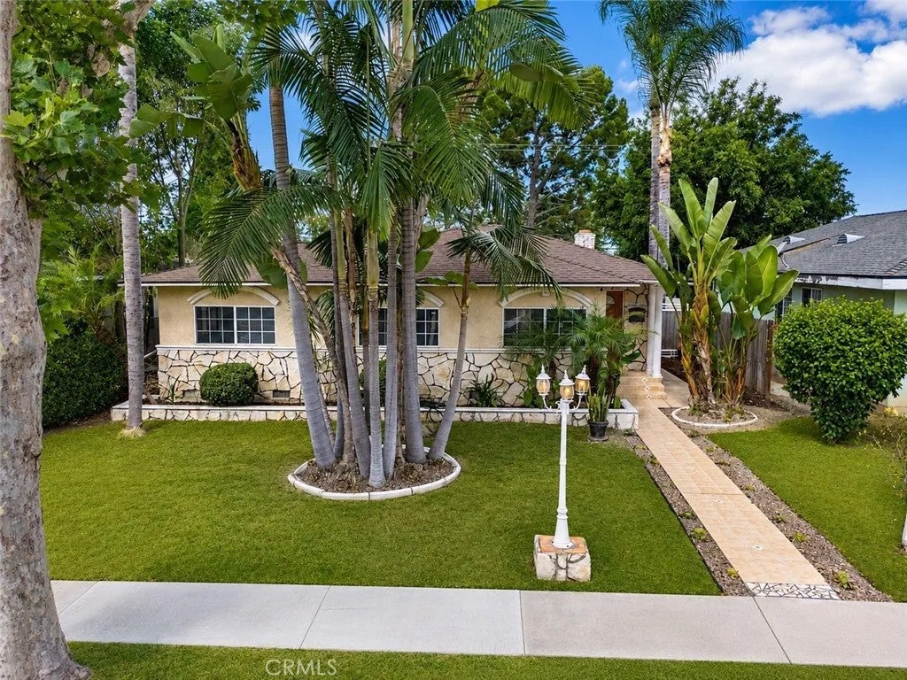 10529 La Mirada