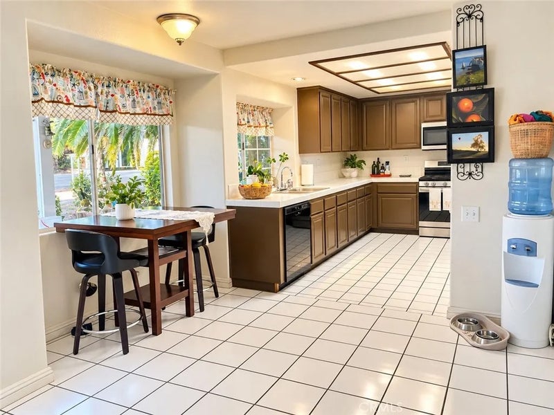 32490 Beechwood