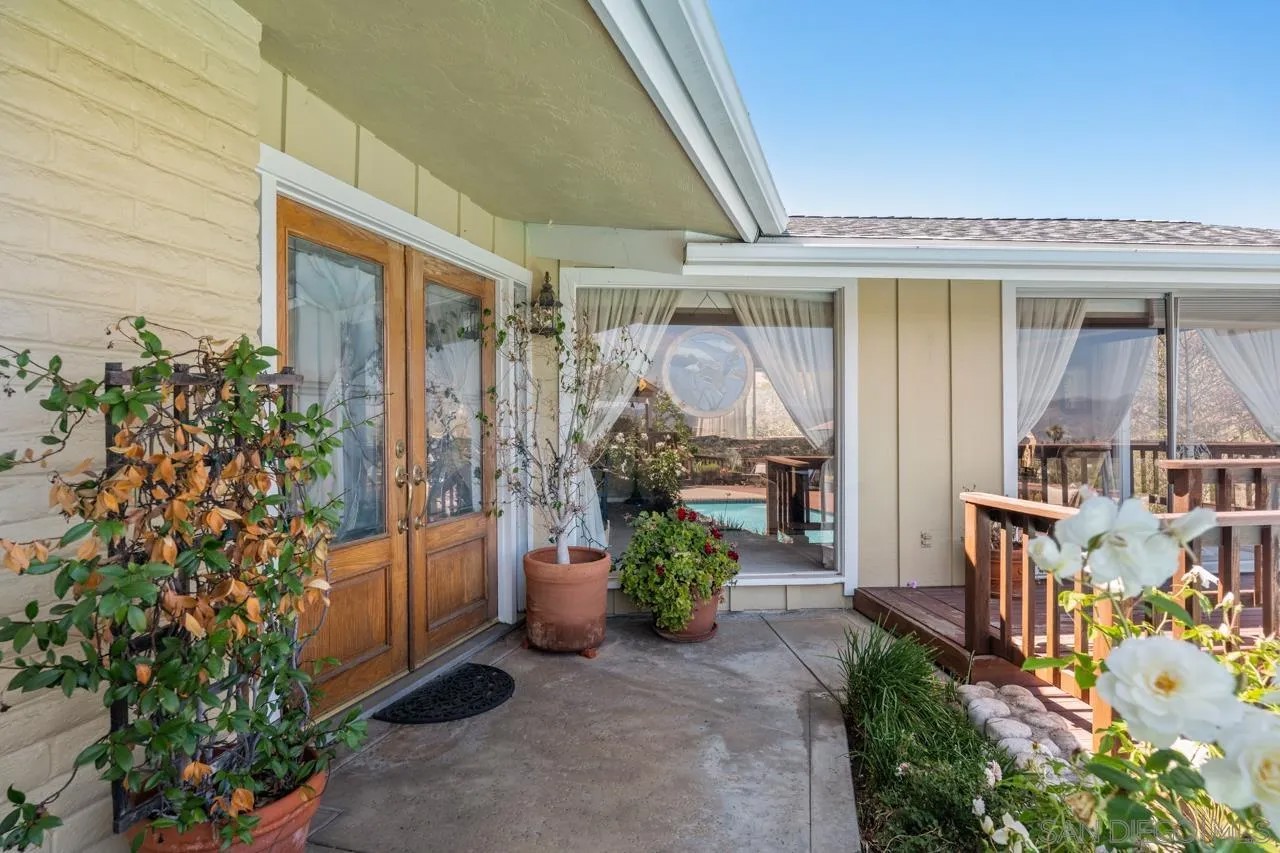 4814 Mount Helix