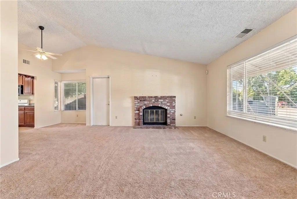 21465 Walnut