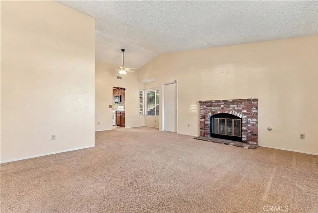 21465 Walnut