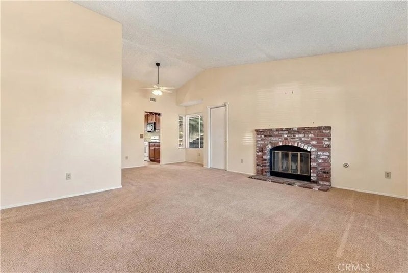 21465 Walnut