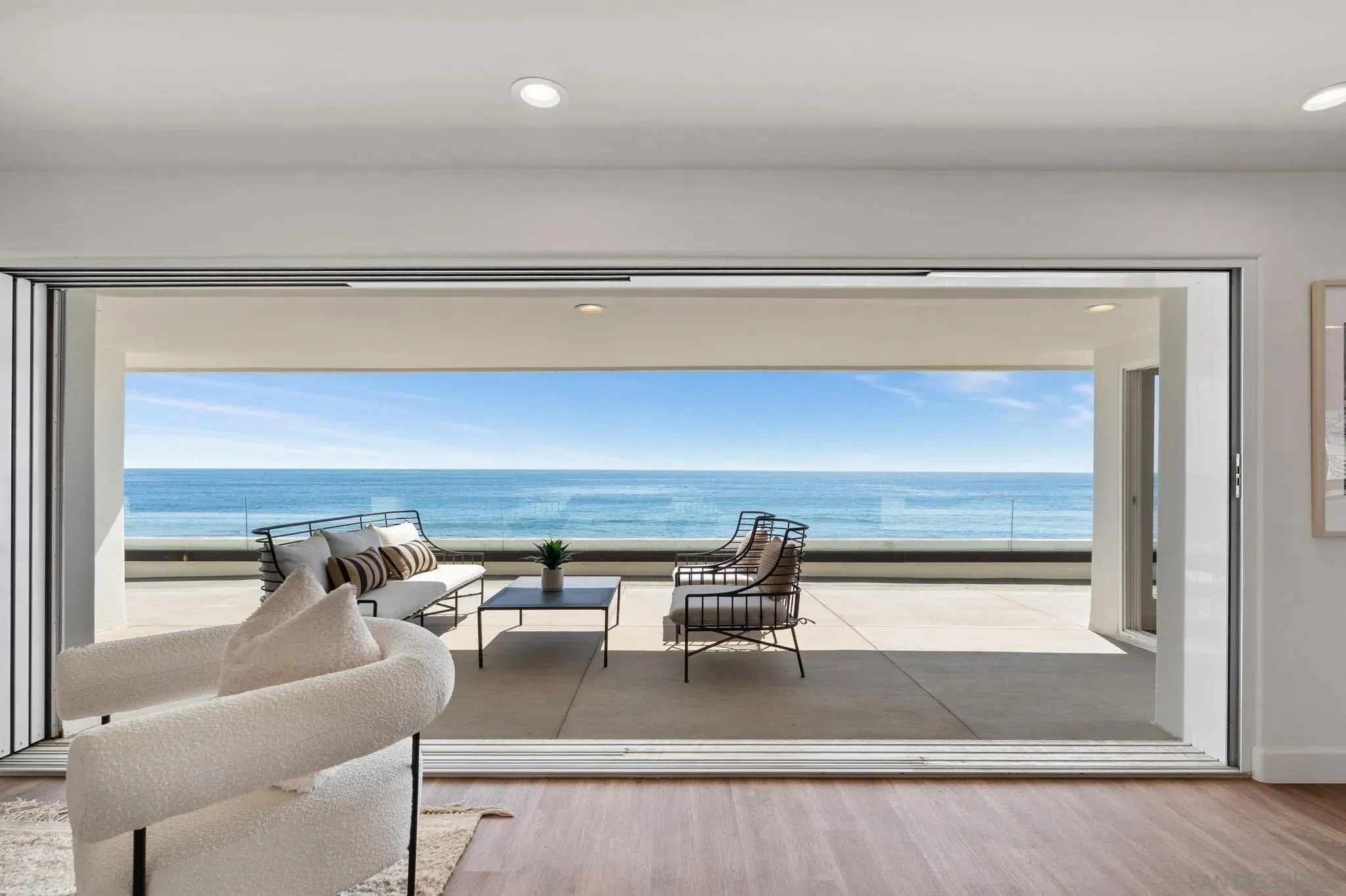 La Jolla, California 92037, United States, 4 Bedrooms Bedrooms, ,5 BathroomsBathrooms,Residential,Active,230156