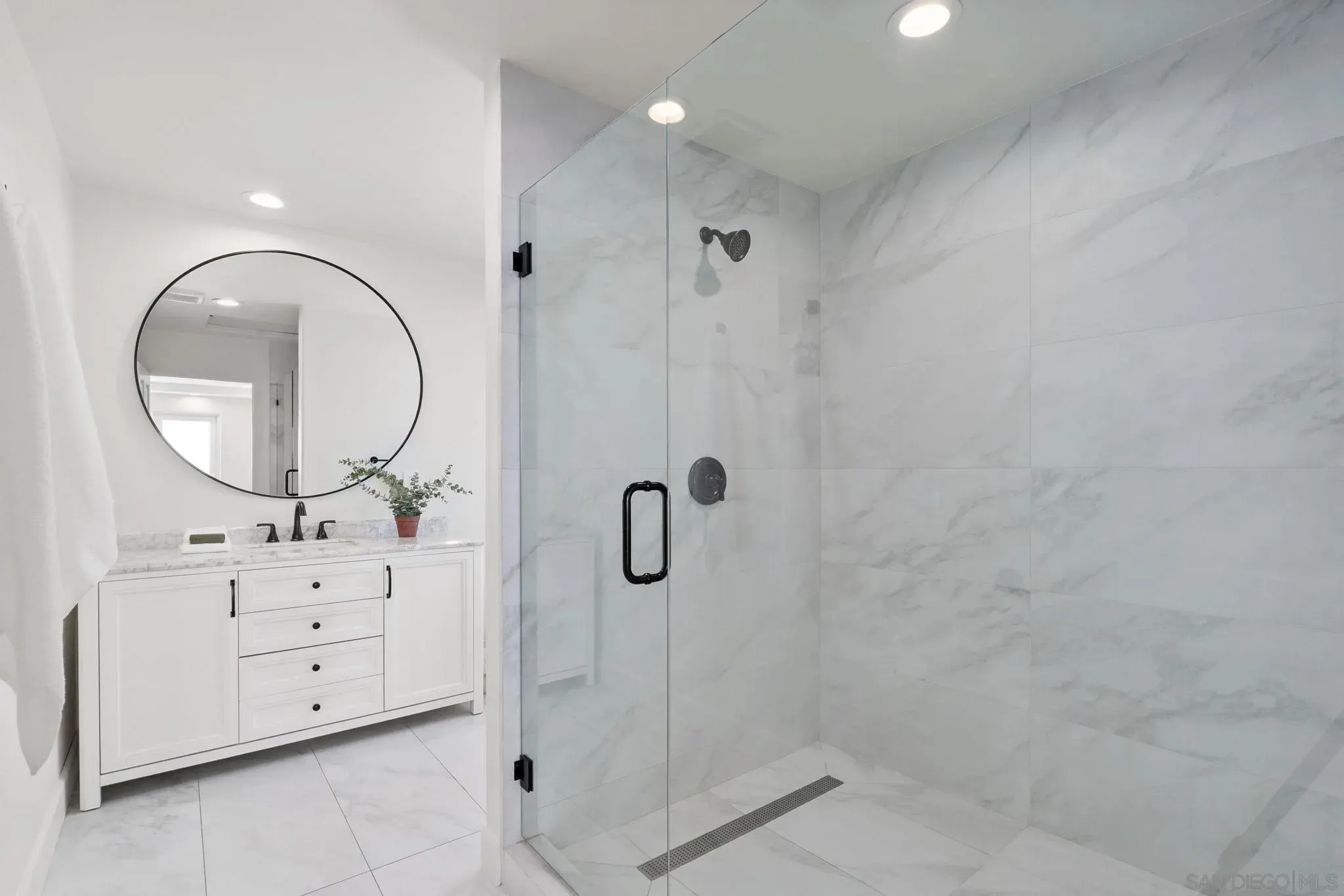 La Jolla, California 92037, United States, 4 Bedrooms Bedrooms, ,5 BathroomsBathrooms,Residential,Active,230156