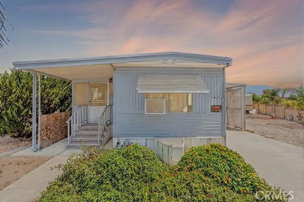 Photo of 163 N Palomar Avenue, San Jacinto, CA 92582 (MLS # SW25084698)
