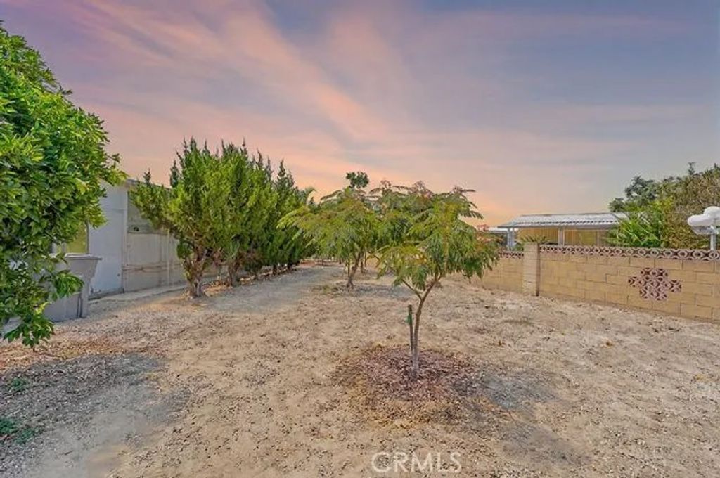 Photo of 163 N Palomar Avenue, San Jacinto, CA 92582 (MLS # SW25084698)