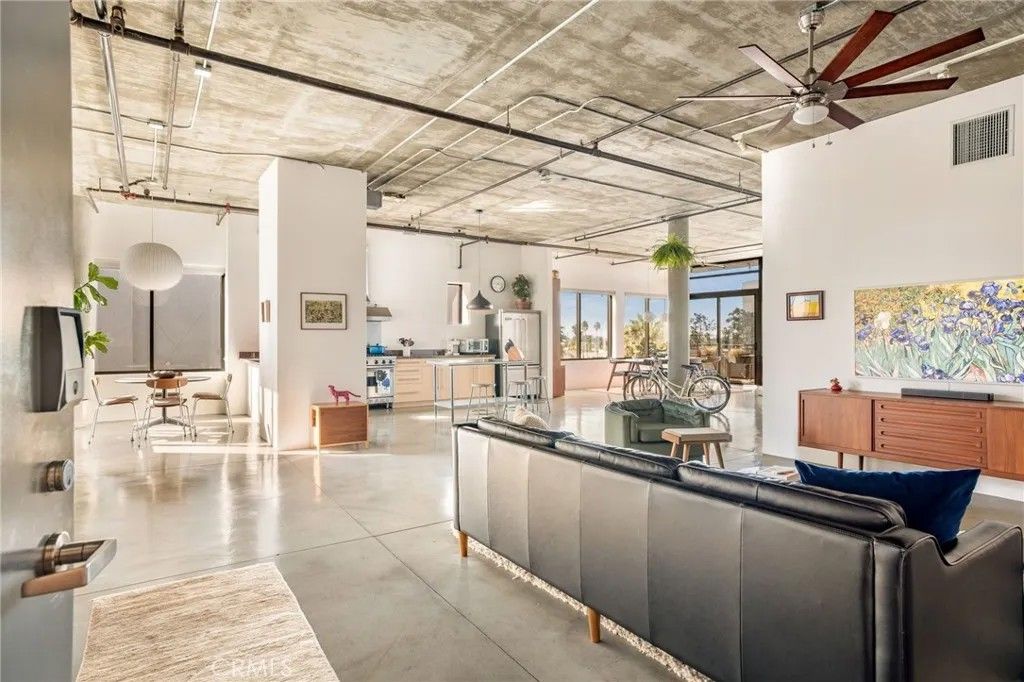 Photo of 835 Locust Avenue #519, Long Beach, CA 90813 (MLS # SB25270387)