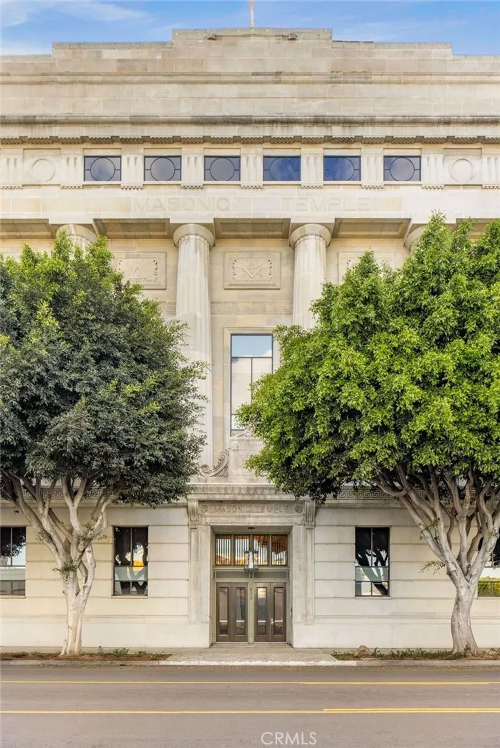 Photo of 835 Locust Avenue #519, Long Beach, CA 90813 (MLS # SB25270387)