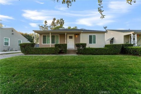 Photo of 4909 Fidler Ave, Lakewood, CA 90712 (MLS # OC25278366)