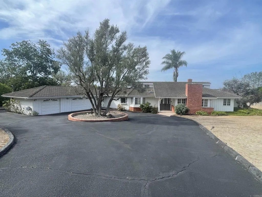 6375 La Valle Plateada