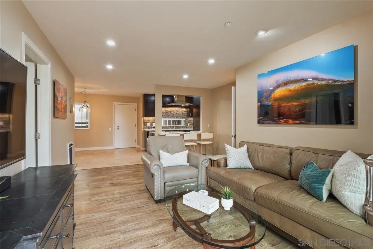 1225 Pacific Beach Drive 2E