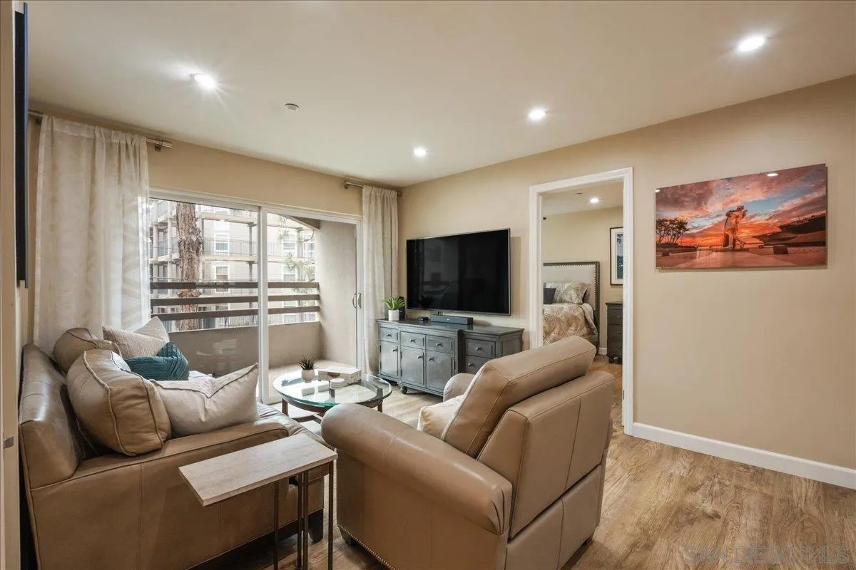 1225 Pacific Beach Drive 2E