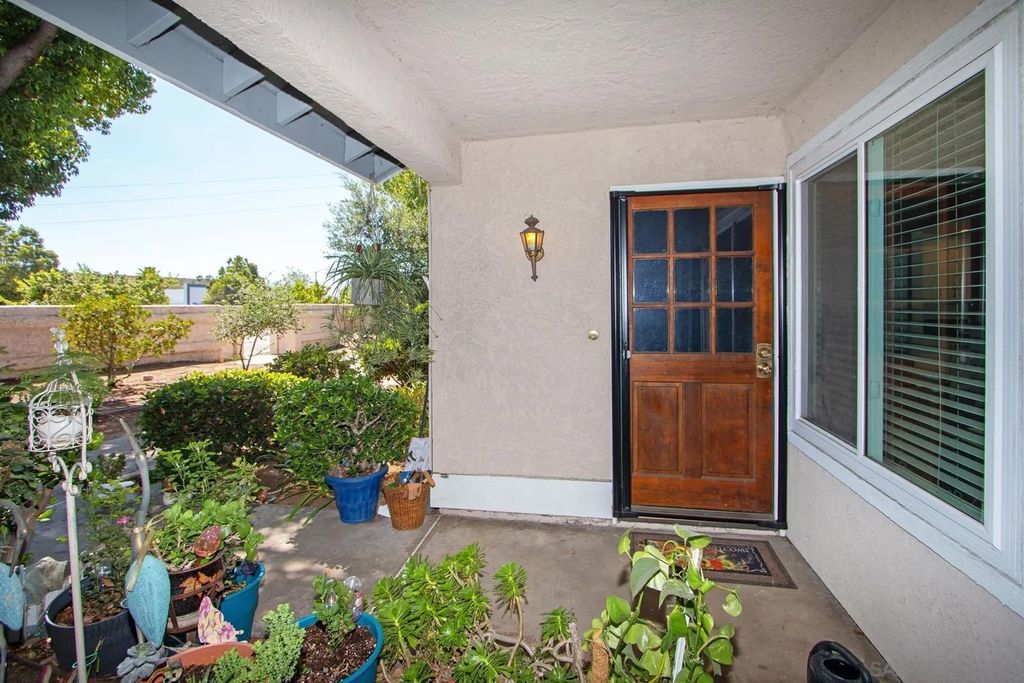 Photo of 13815 Johannesberg Dr #7, Poway, CA 92064 (MLS # 260008976)