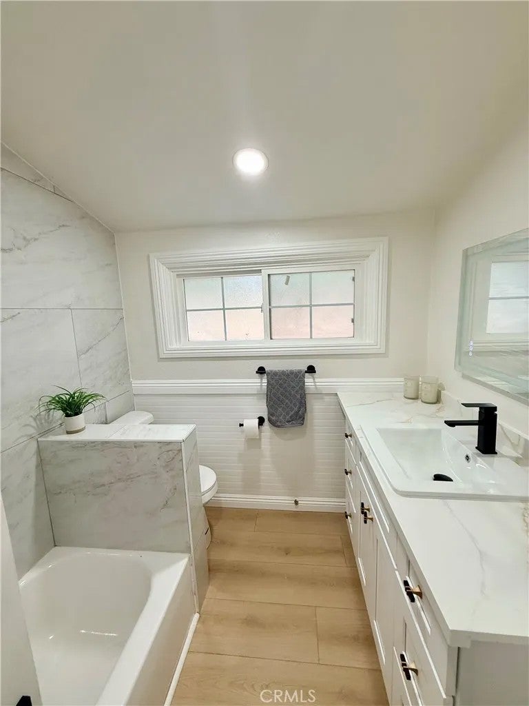 339 W Wilson