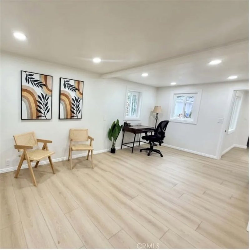 339 W Wilson