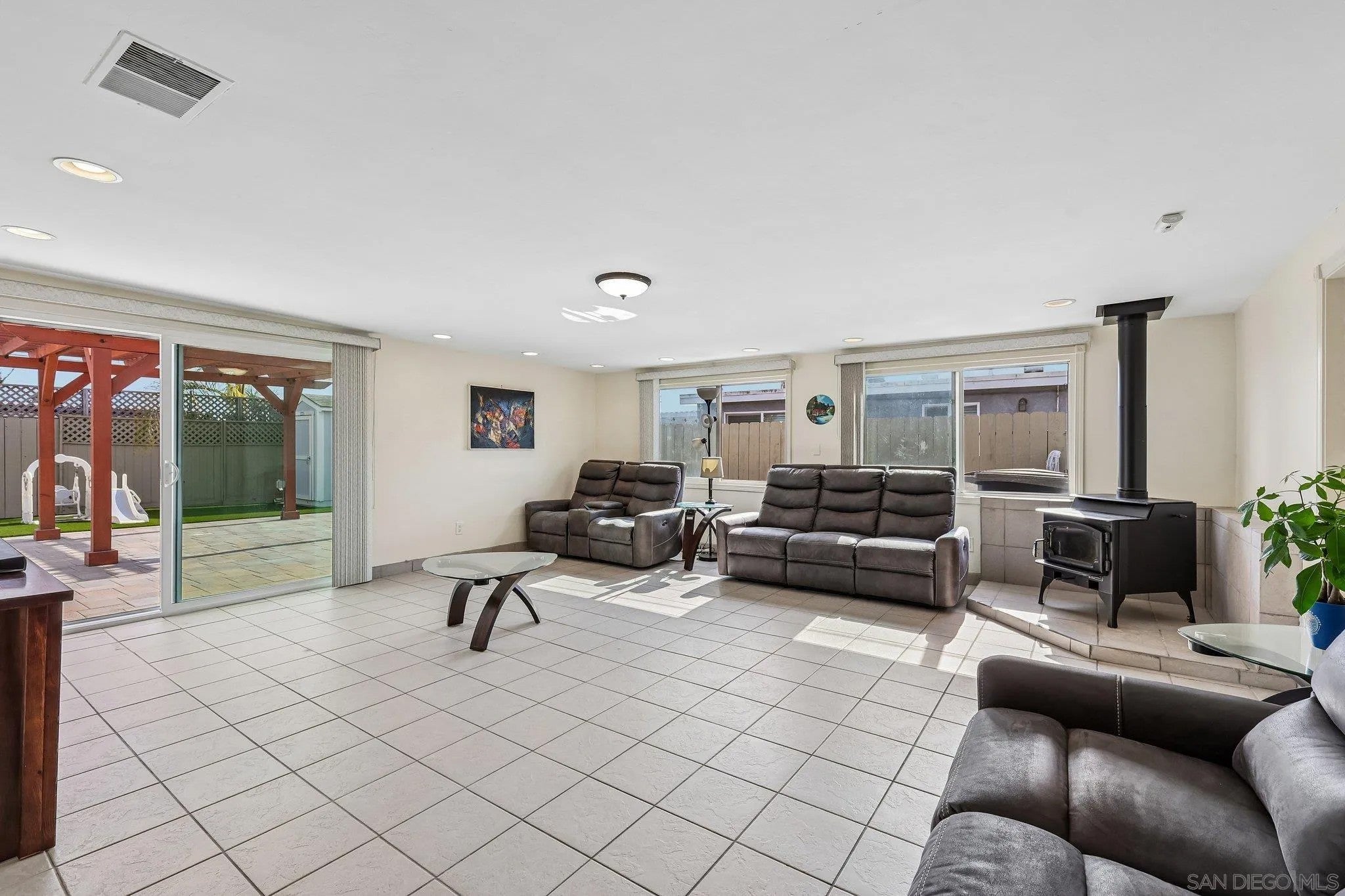 857 Holly Ave