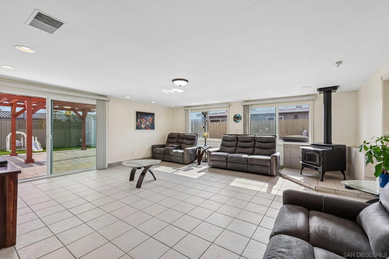 857 Holly Ave