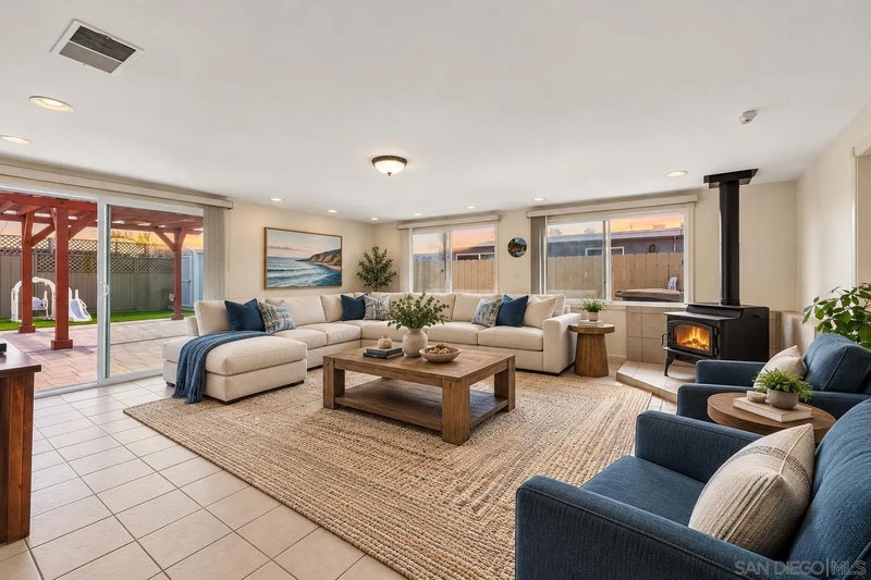 857 Holly Ave