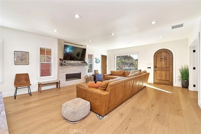 529 W Whiting