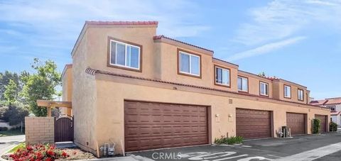 2766 Via Hacienda 102 Fullerton CA 92835