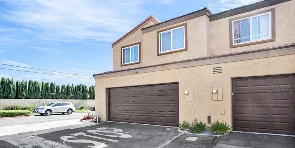 Photo of 2766 Via Hacienda #102, Fullerton, CA 92835 (MLS # CV26075458)