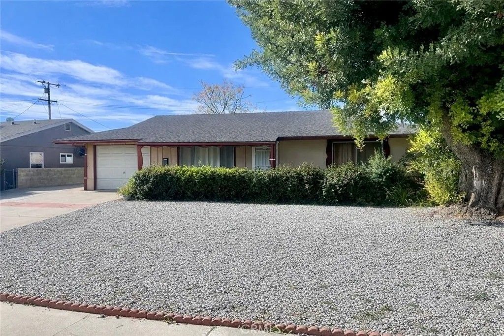 Photo of 29055 Bradley Rd, Menifee, CA 92586 (MLS # CV26014869)