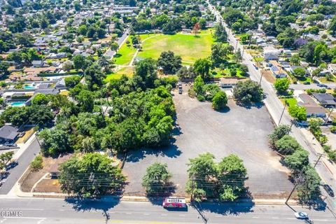 2415 N Fair Oaks Altadena CA 91001