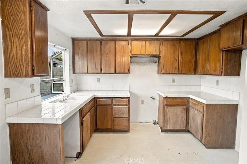 43832 27th East