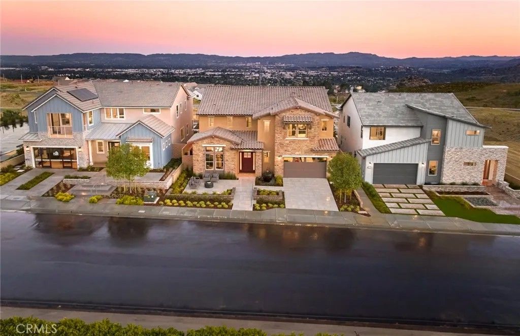 Photo of 11832 Canoga Avenue, Chatsworth, CA 91311 (MLS # IV25273854)