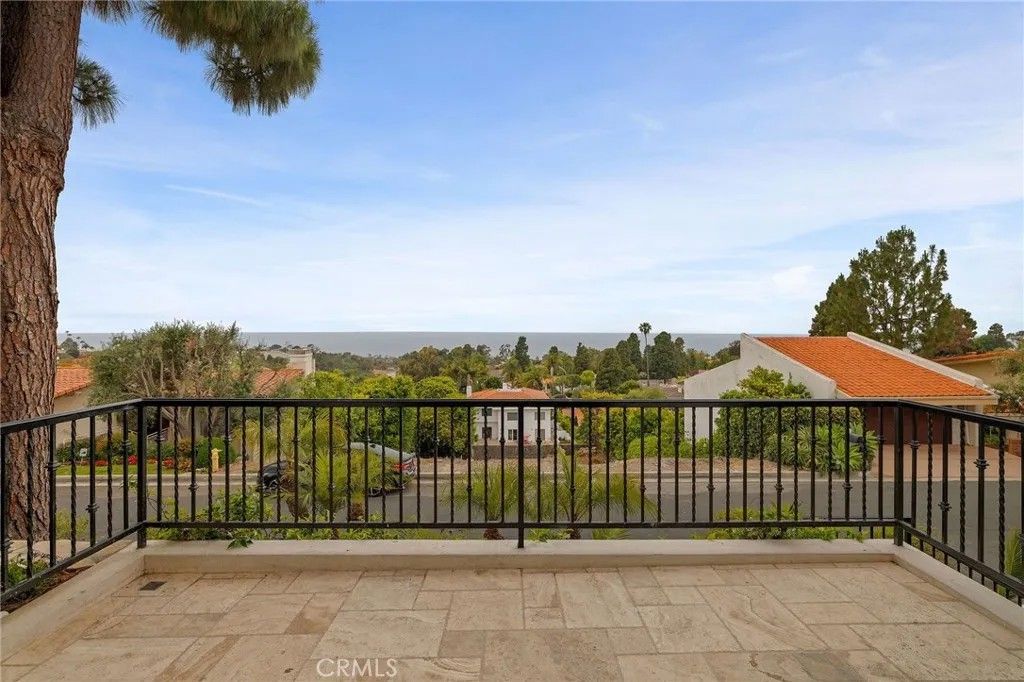 Photo of 1253 Via Landeta, Palos Verdes Estates, CA 90274 (MLS # PV25239241)