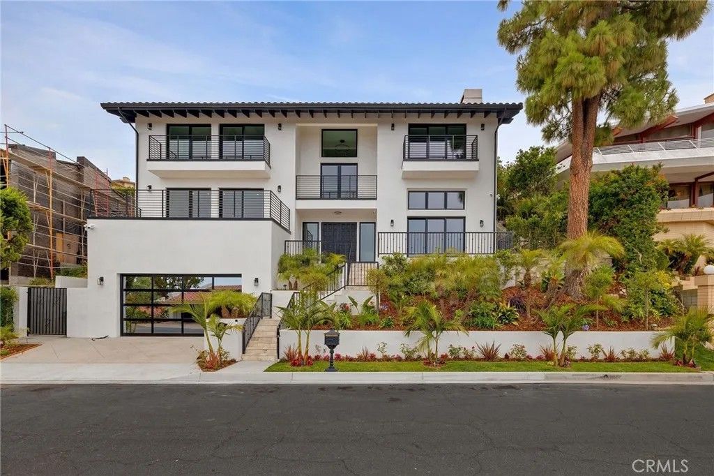 Photo of 1253 Via Landeta, Palos Verdes Estates, CA 90274 (MLS # PV25239241)