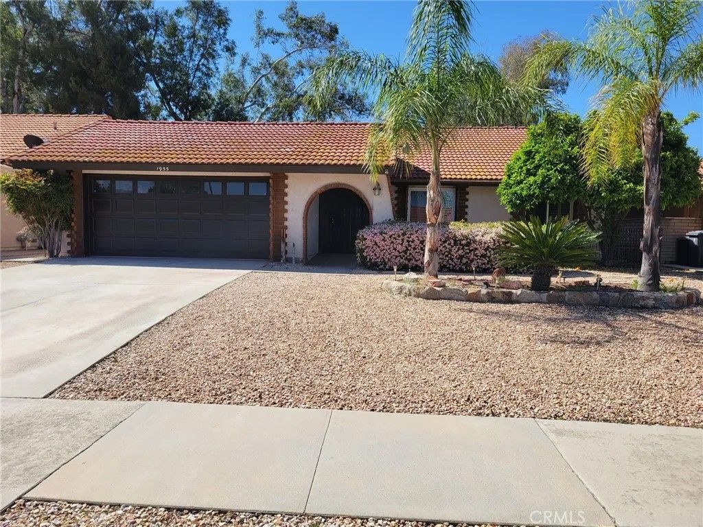 Photo of 1955 Silver Oak Way, Hemet, CA 92545 (MLS # IV26079367)