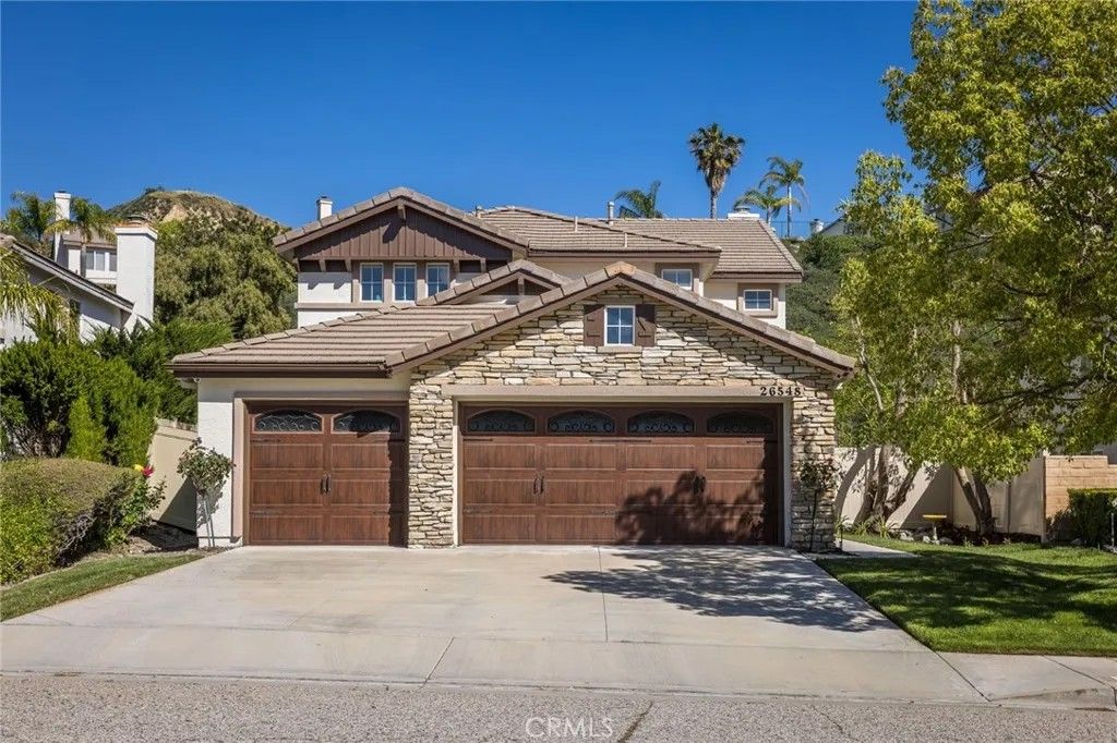 Photo of 26548 Cardinal Dr, Canyon Country, CA 91387 (MLS # SR26077265)