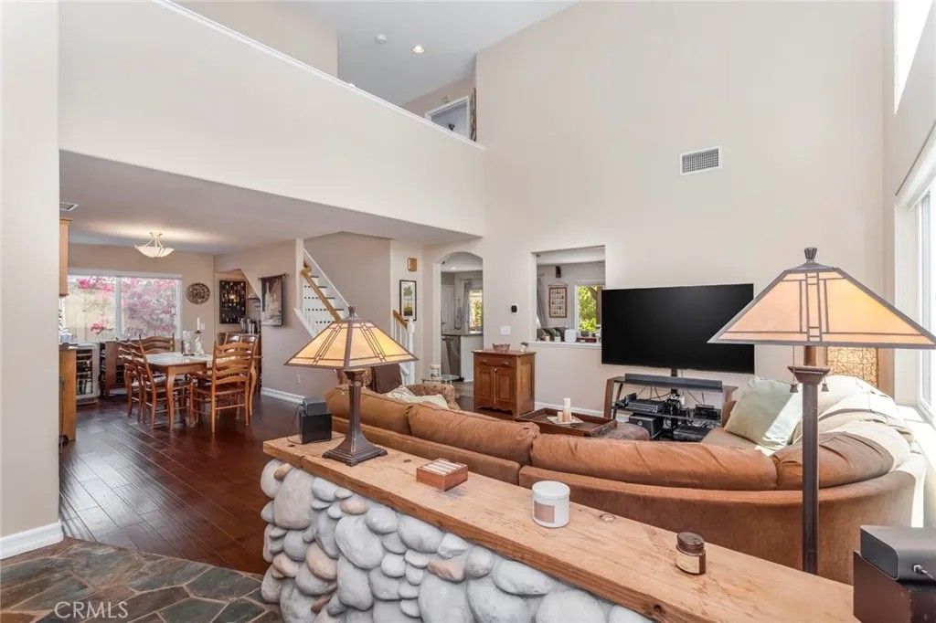 Photo of 26548 Cardinal Dr, Canyon Country, CA 91387 (MLS # SR26077265)