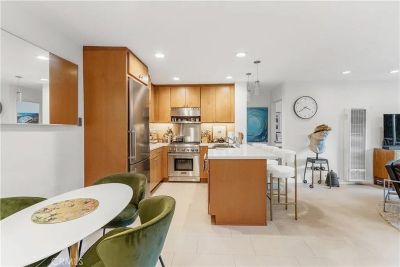 4727 W 147th 142