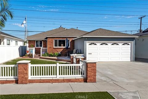 Photo of 3814 Stevely Ave, Long Beach, CA 90808 (MLS # PW25245247) Photo of 3814 Stevely Ave, Long Beach, CA 90808 (MLS # PW25245247)