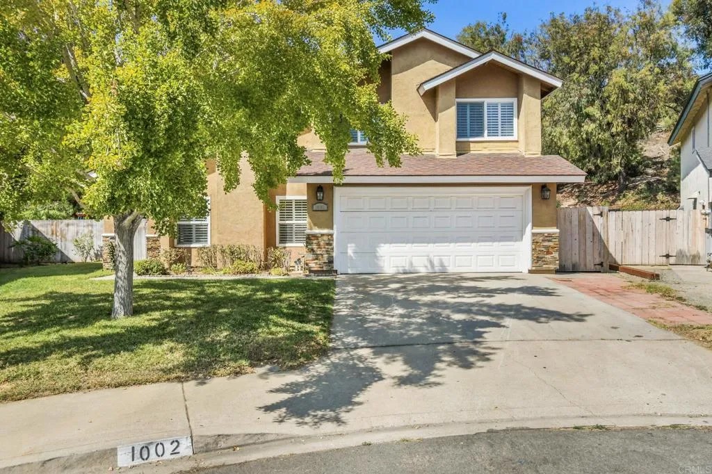 1002 Cholla Place