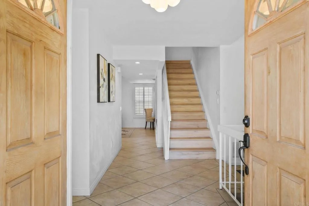 1002 Cholla Place