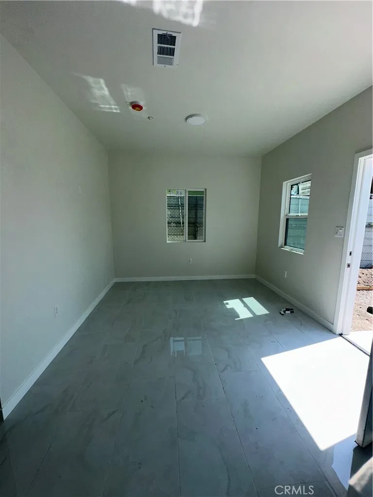 2411 E 113th