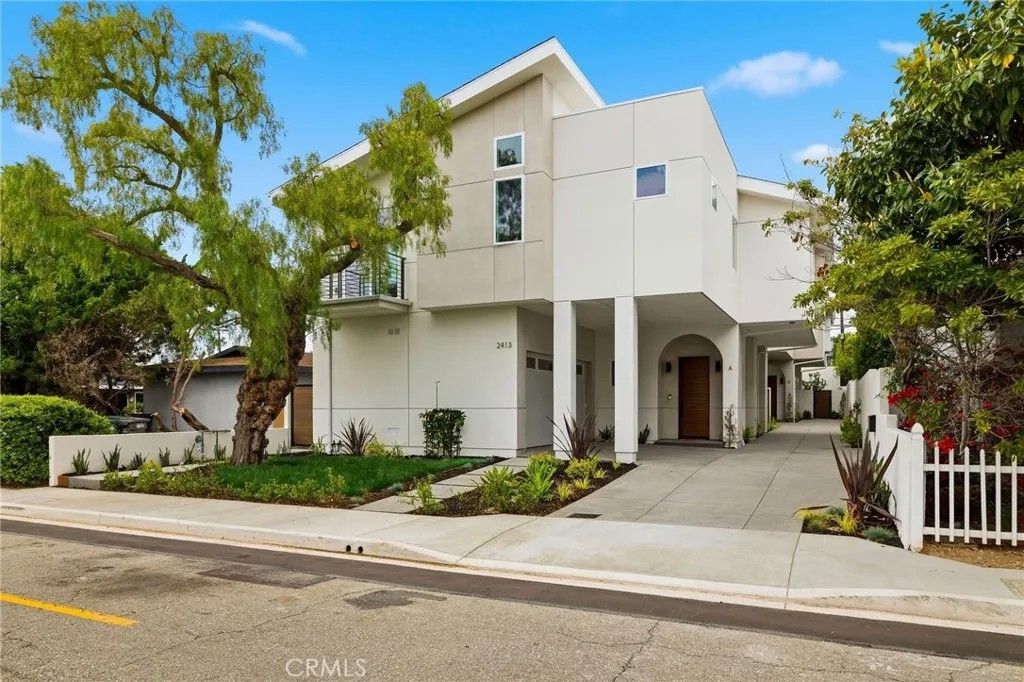Photo of 2413 Curtis Avenue #A, Redondo Beach, CA 90278 (MLS # SB26103512)