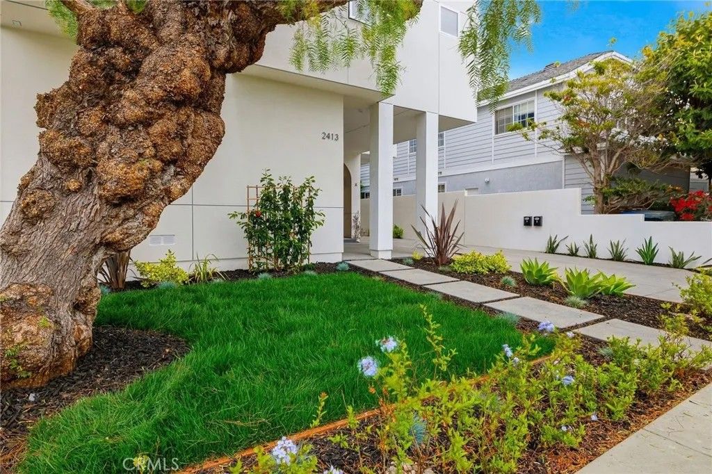 Photo of 2413 Curtis Avenue #A, Redondo Beach, CA 90278 (MLS # SB26103512)