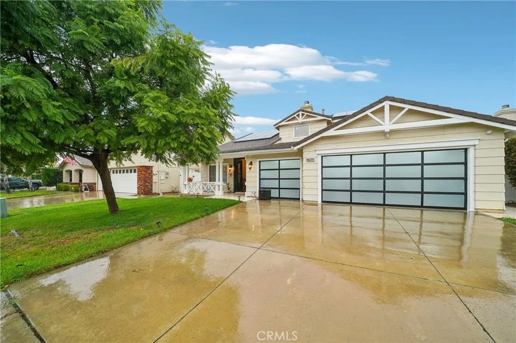 Photo of 27658 Trailhead Court, Corona, CA 92883 (MLS # PW25253628)