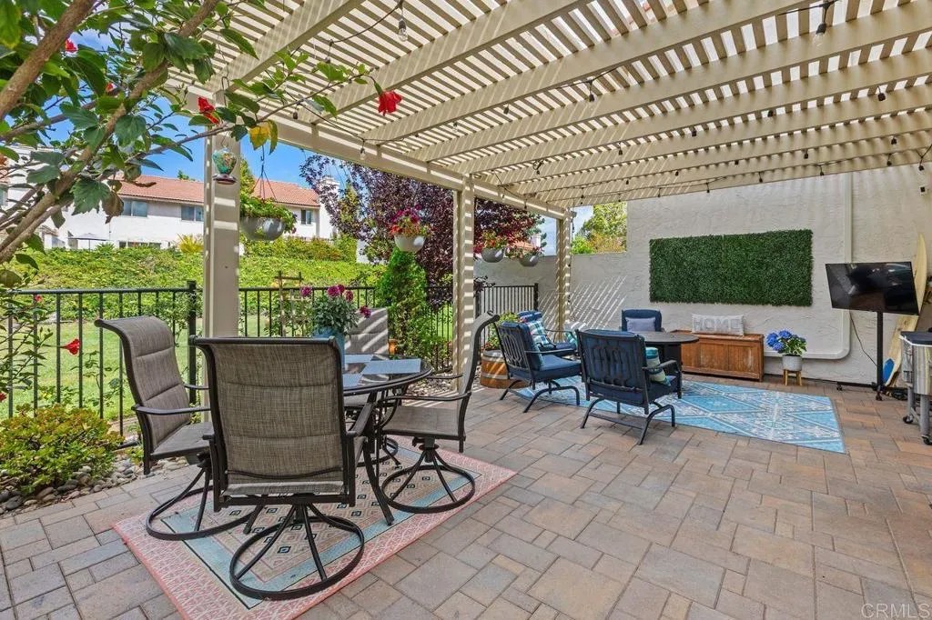 6551 Calle Valperizo