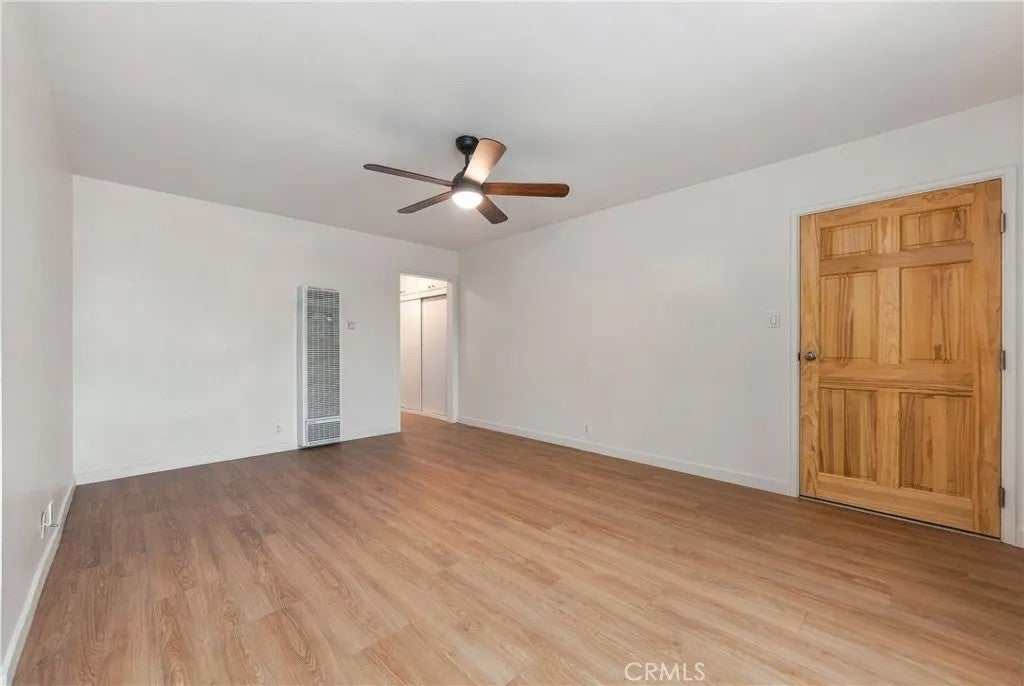 930 E 1st 16