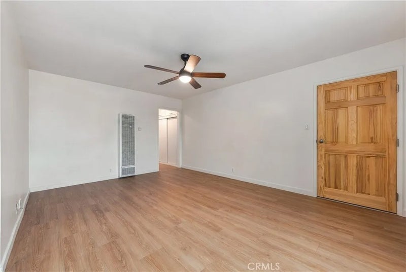 930 E 1st 16
